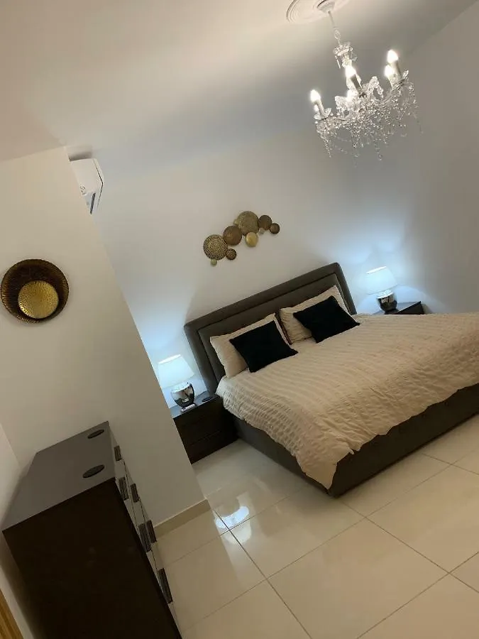 Harbour View Apartment St. Julian's
