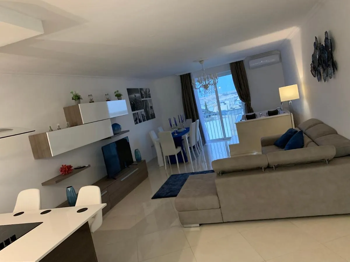 Harbour View Apartment St. Julian's